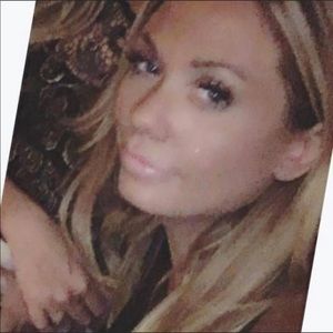 Meet your Posher, Joelle